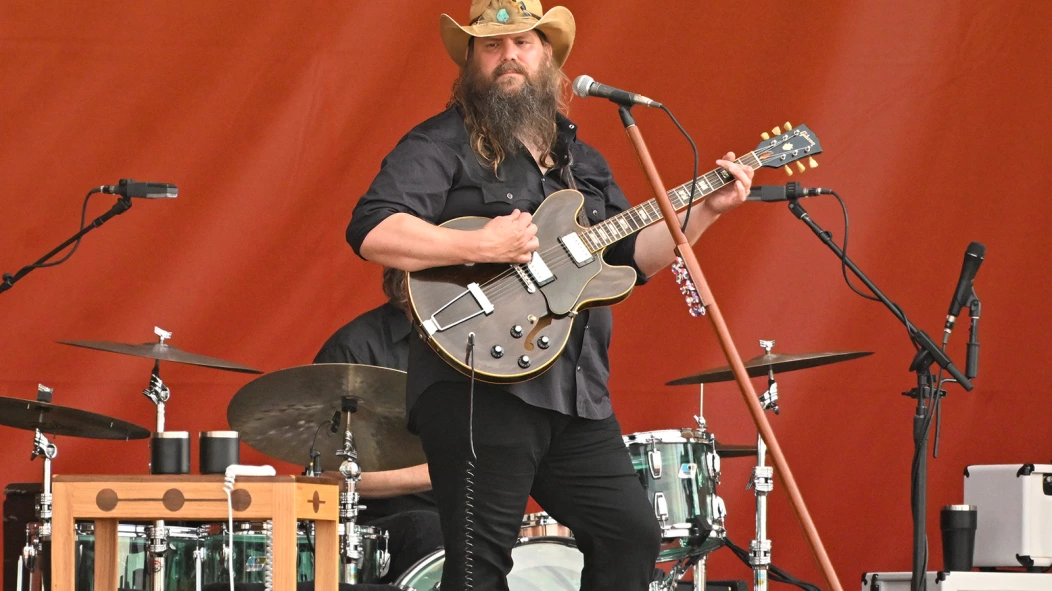Chris Stapleton announces 2026 "All-American Road Show" tour w/ Molly ...