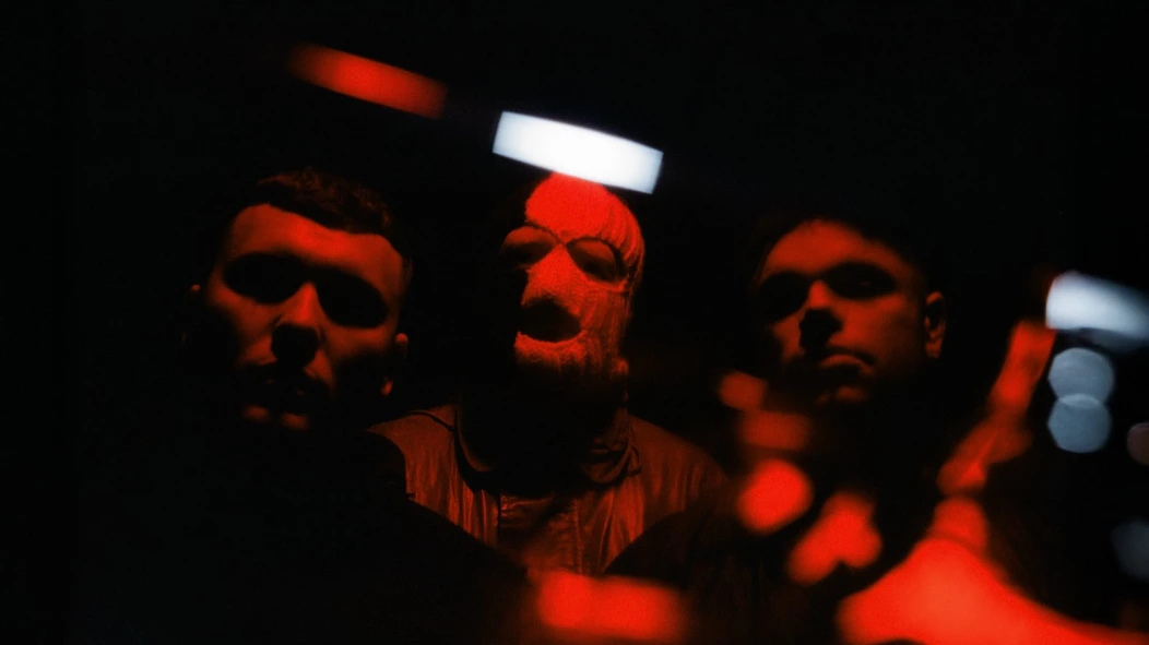 kneecap photo by Tom Beard