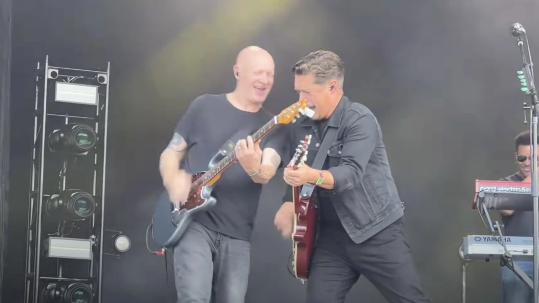 Hanson Descendents Riot Fest