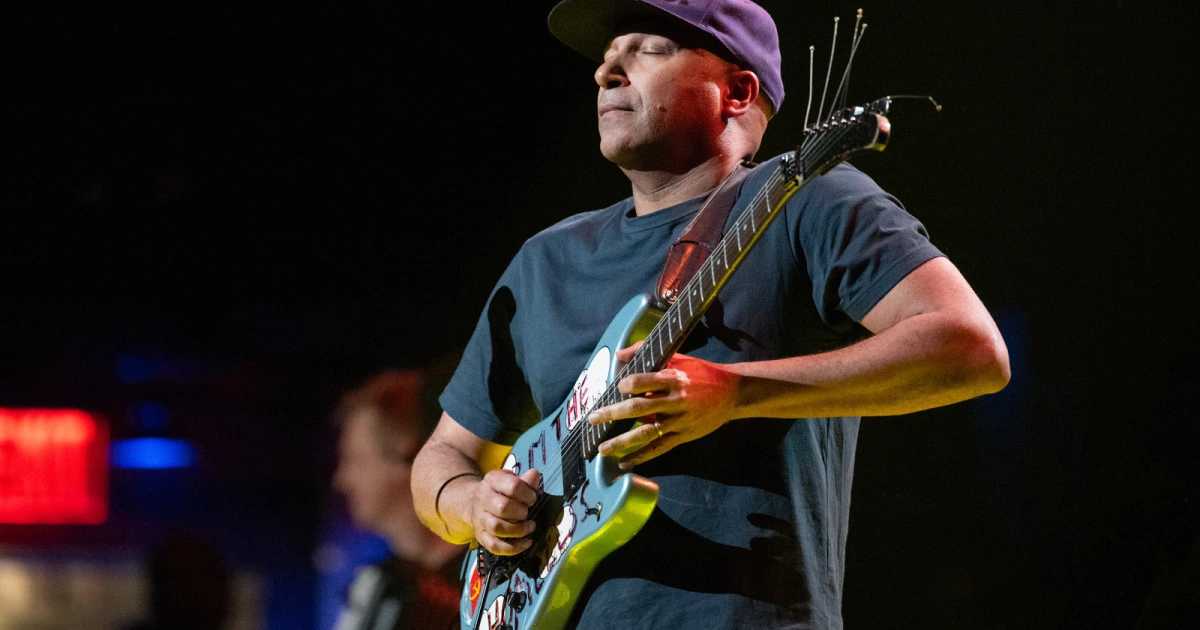 Tom Morello playing with Bruce Springsteen & The E Street Band on upcoming US tour