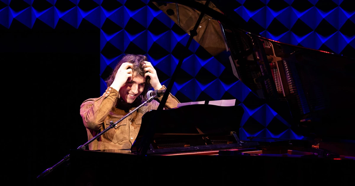 cameronwinter-joespub-03.jpg.