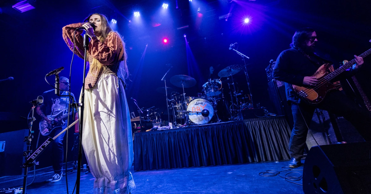 Dry Cleaning reschedule North American tour due to "hostile economic forces," share new single