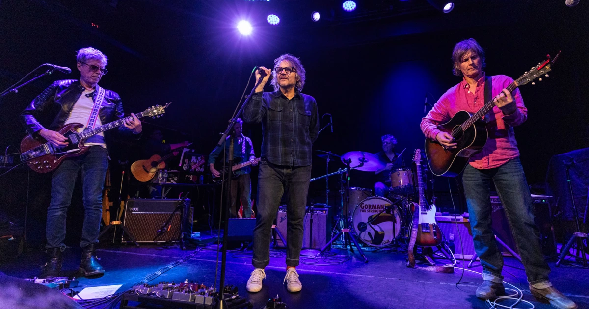 Golden Smog (Wilco, Jayhawks, Soul Asylum, more) played their first NYC-area shows in nearly 20 years: pics, setlist, video
