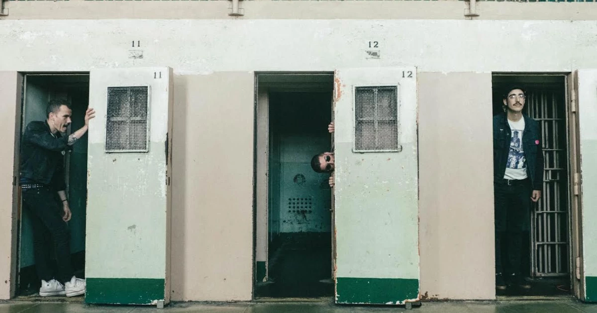 The Spits, Times New Viking, SNOOPER, Prison Affair & The Serfs playing Outline at Knockdown Center