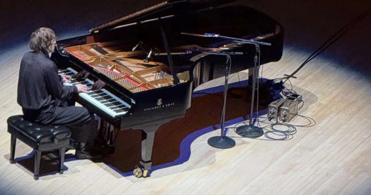 Cameron Winter played Carnegie Hall, Paul Thomas Anderson & Benny Safdie filmed it (video, setlist)