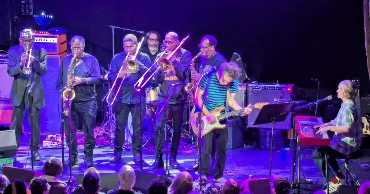 Yo La Tengo began Hanukkah 2025 with Sun Ra Arkestra & Jon Glaser (setlist)