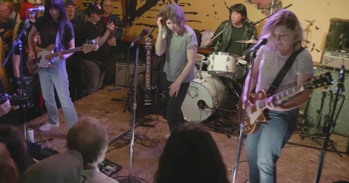 Sleater-Kinney & Fred Armisen formed Ramones tribute band called The Return of Jackie and Judy, playing shows