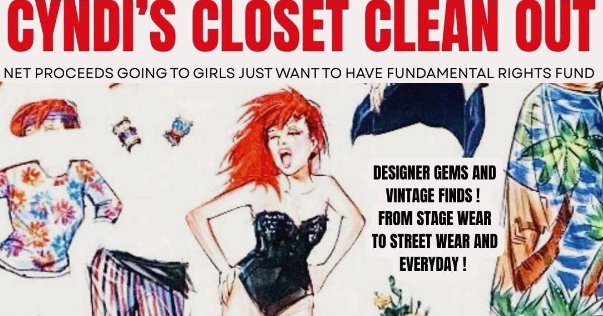 Cyndi Lauper selling old clothes in NYC for charity