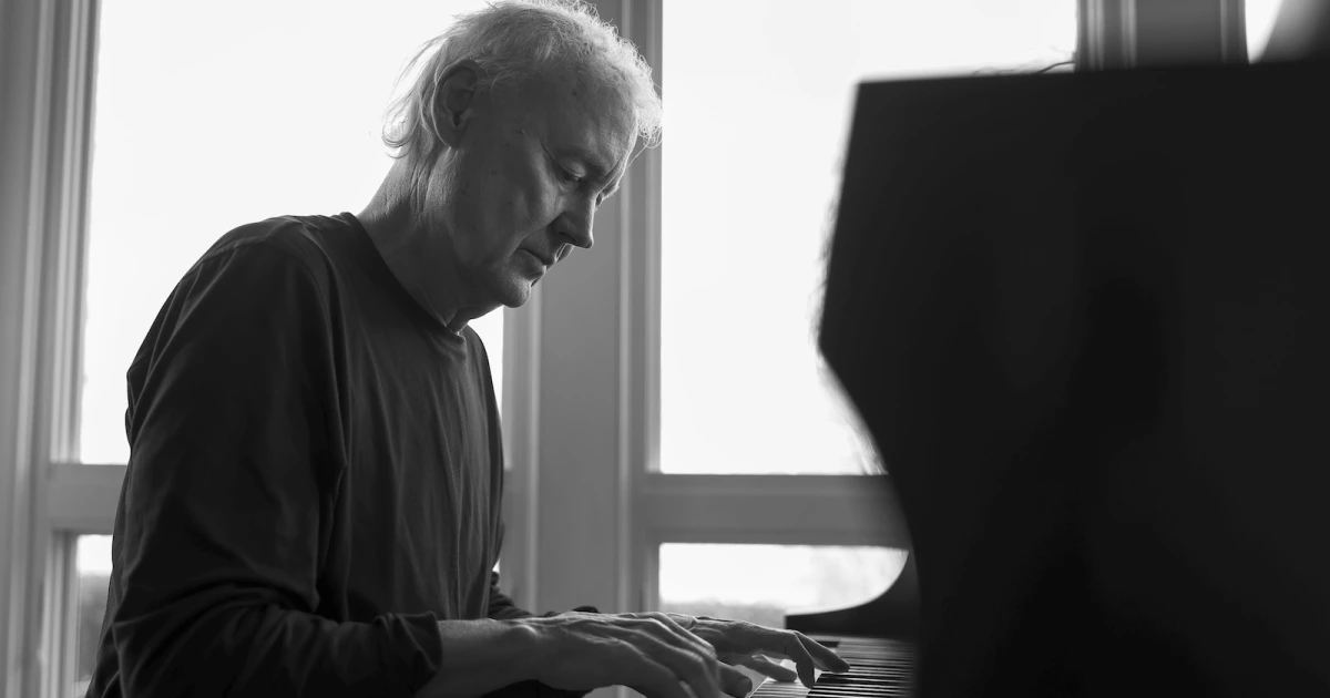 Bruce Hornsby announces new album ft Bob Weir, Ezra Koenig, Bonnie Raitt, more: hear “Indigo Park”