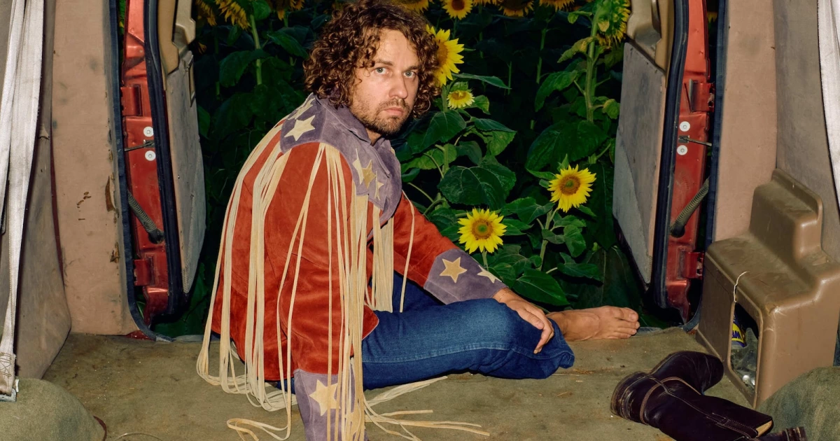 Kevin Morby announces Aaron Dessner-produced album & tour, shares “Javelin” ft. Sylvan Esso’s Amelia Meath