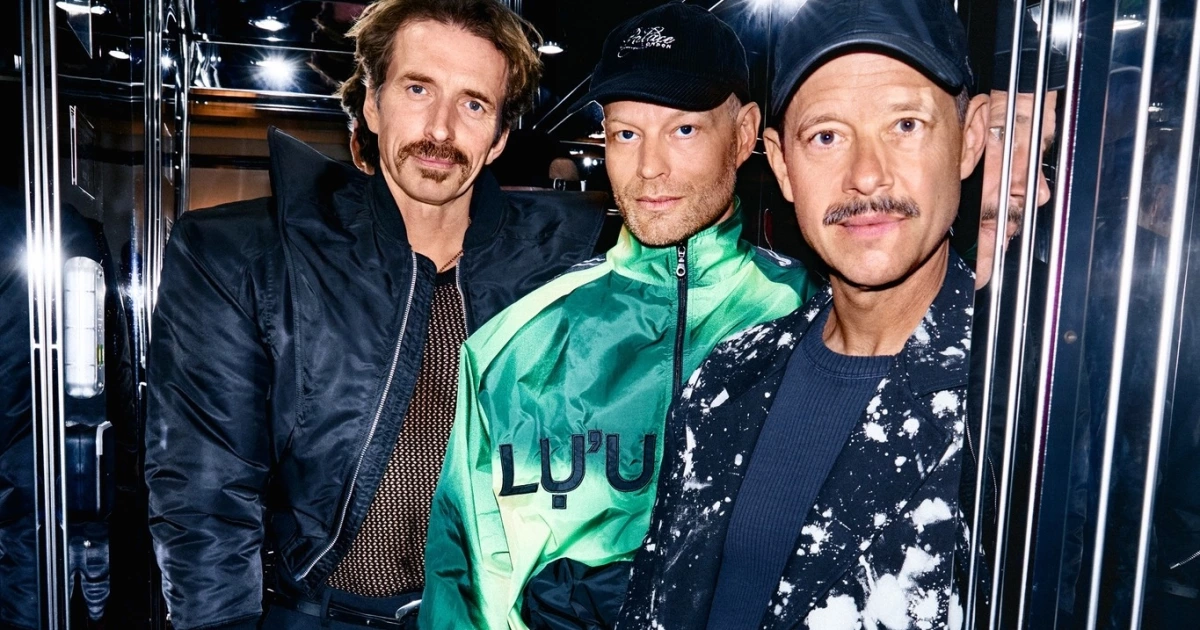 Tour news: Sleater-Kinney & Fred Armisen's Ramones tribute band, WhoMadeWho, Surfbort, SF Bay Popfest, Wicca Phase, Concrete Collective, more