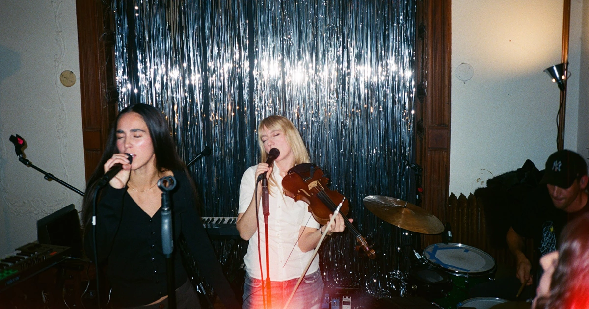 Smerz announce spring North American tour, share "Dreams" live video