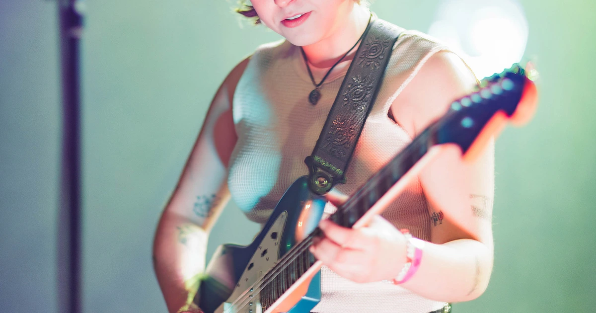 Snail Mail played Brooklyn Paramount with Sharp Pins & @ (pics, video)