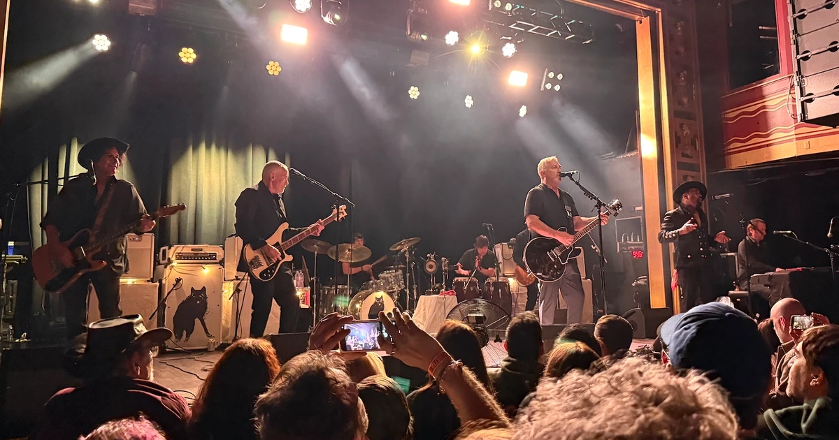 The Afghan Whigs brought 40 years of swaggering rock to Webster Hall with Mercury Rev (review, setlist, video)