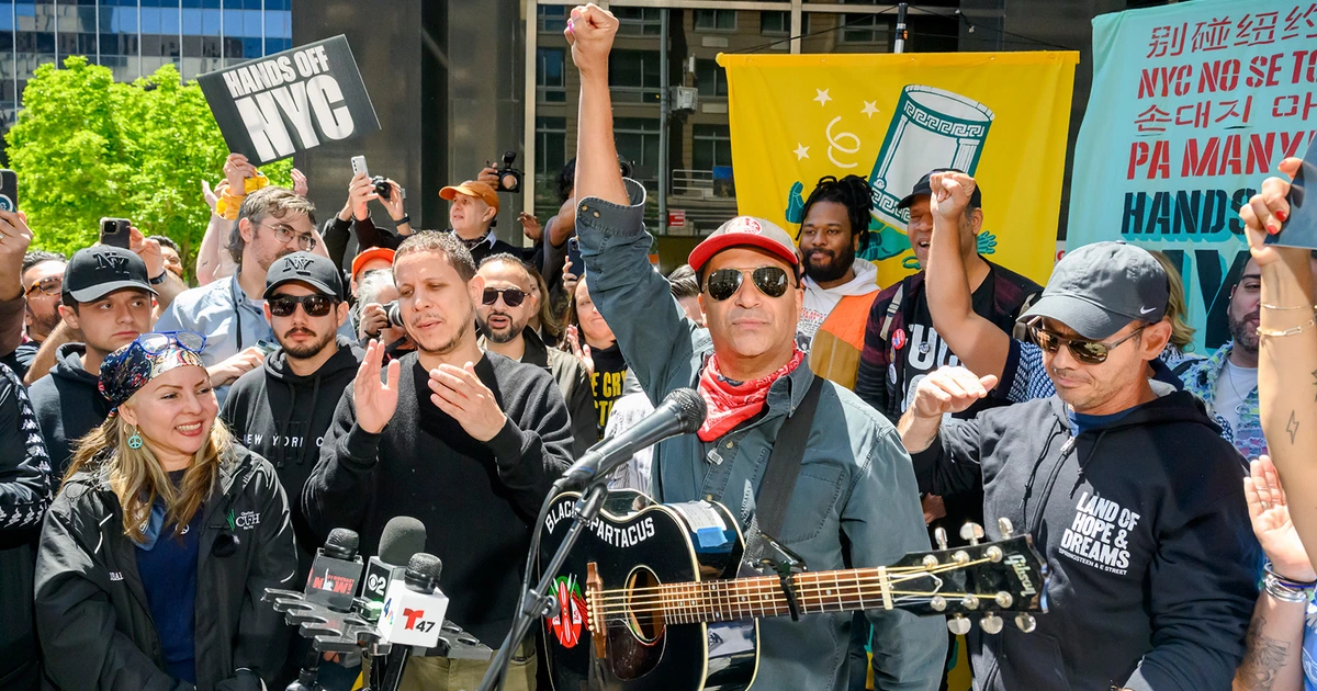 Watch Tom Morello (Rage Against the Machine) rally against ICE in NYC ++ pics