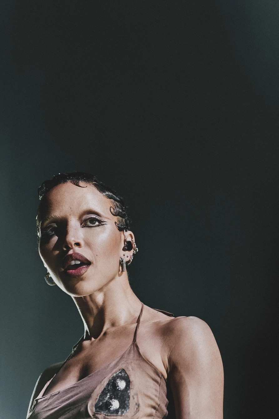 FKA twigs (photo by The Tinfoil Biter)