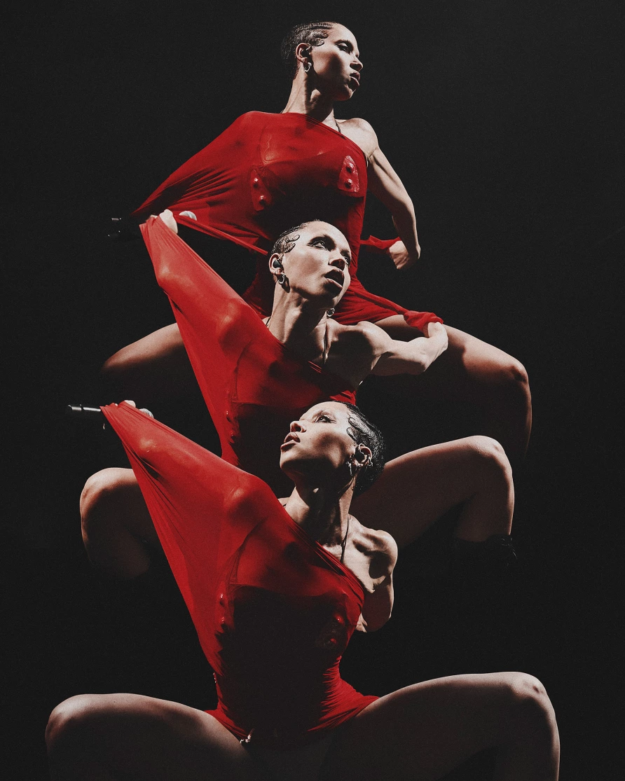 FKA twigs (photo by The Tinfoil Biter)