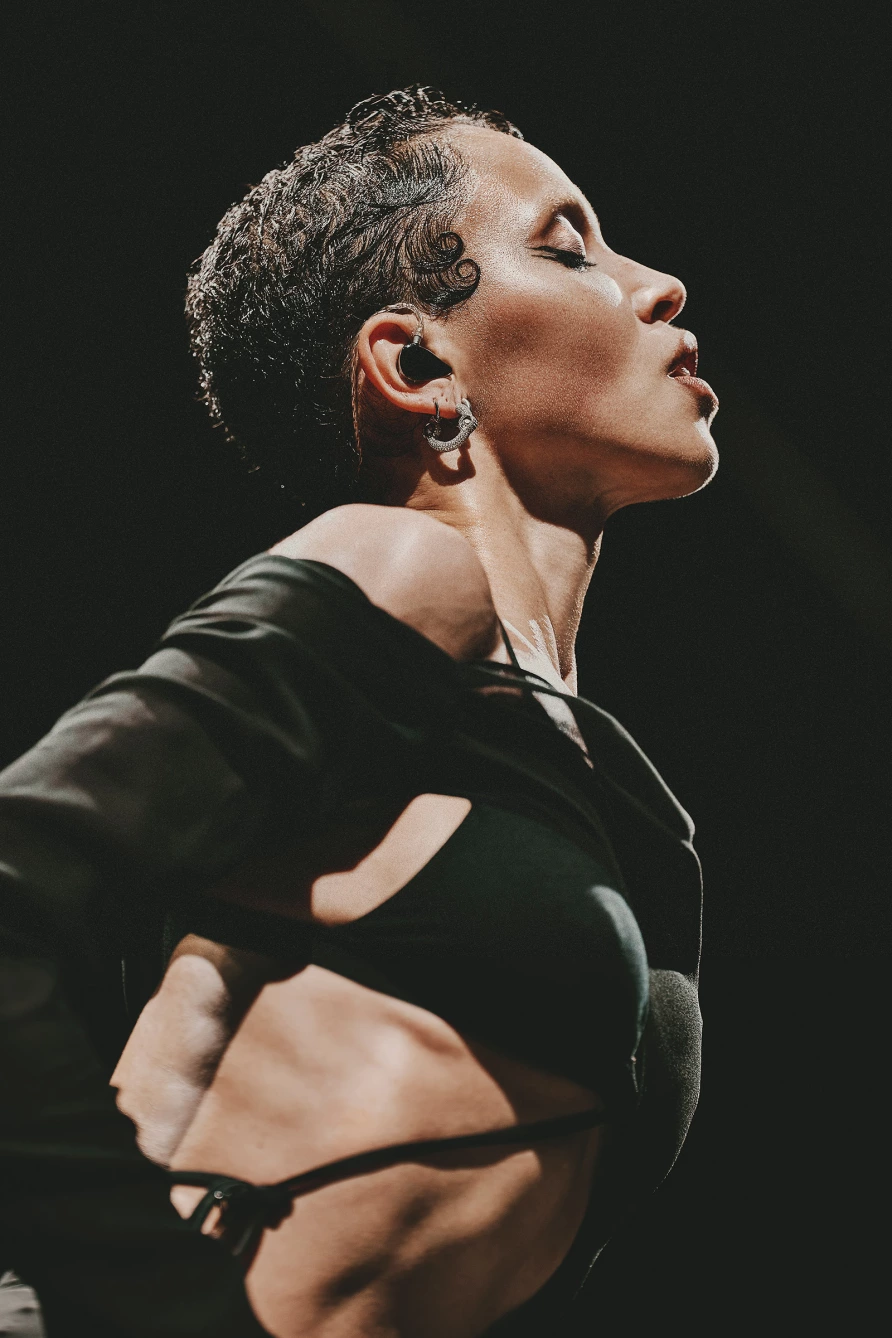 FKA twigs (photo by The Tinfoil Biter)