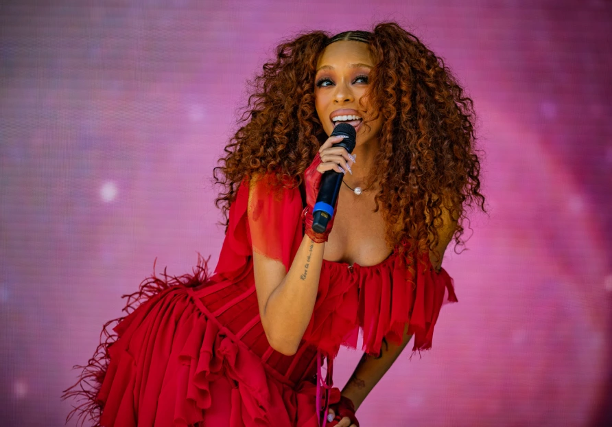 Ravyn Lenae at Lollapalooza 2025