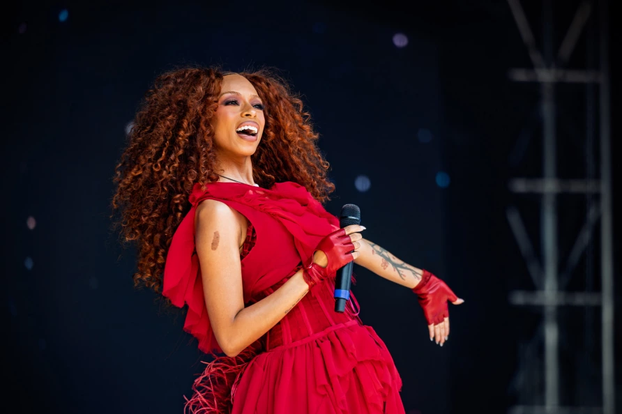 Ravyn Lenae at Lollapalooza 2025
