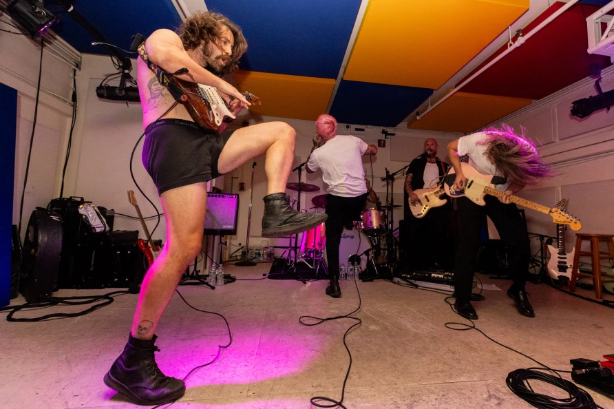 IDLES en el Night Club 101