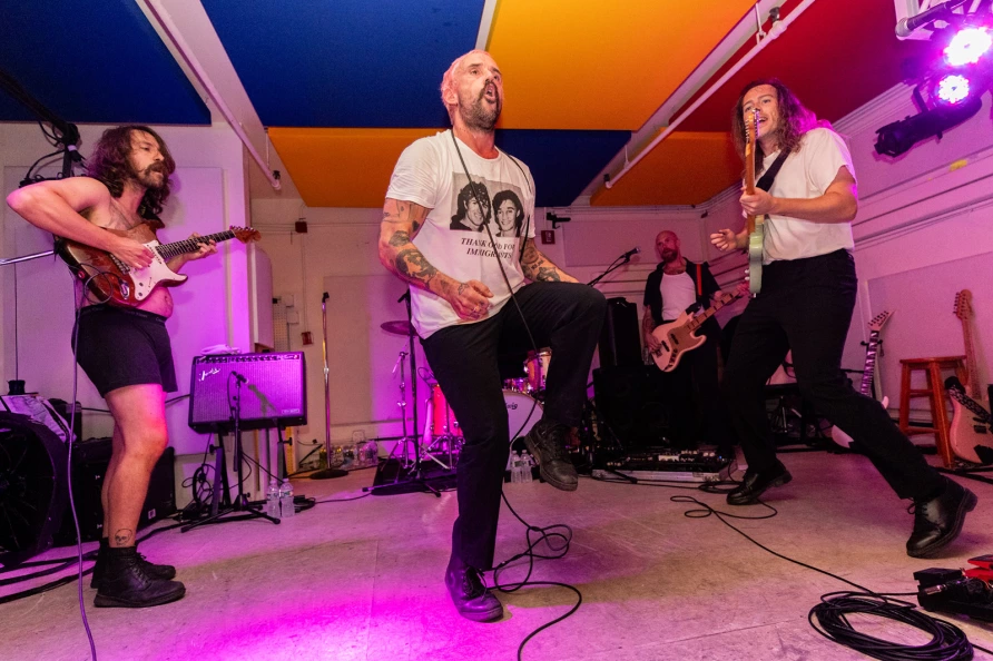 IDLES en el Night Club 101