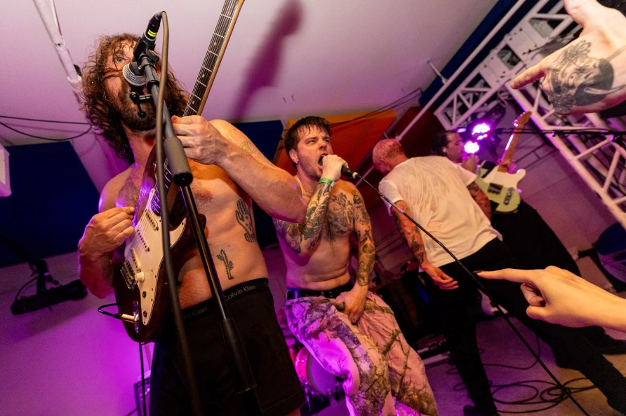 IDLES en el Night Club 101