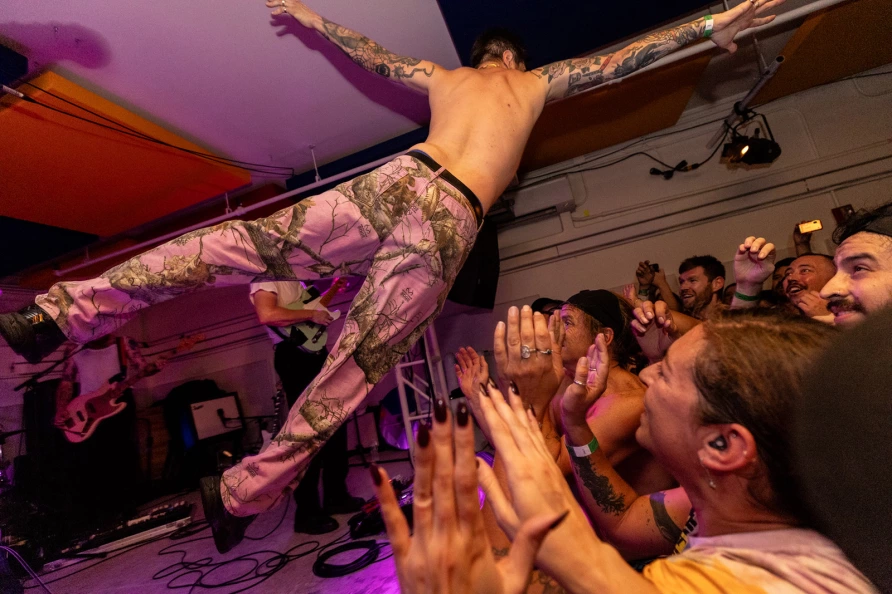 IDLES at NIght Club 101