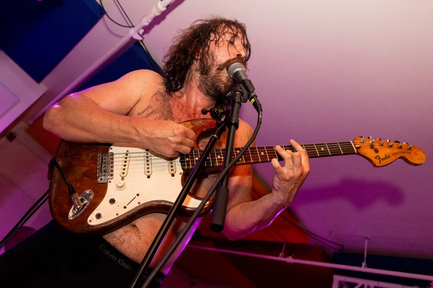 IDLES en el Night Club 101