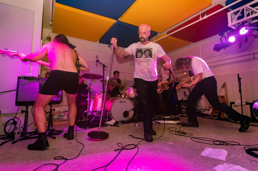 IDLES en el Night Club 101