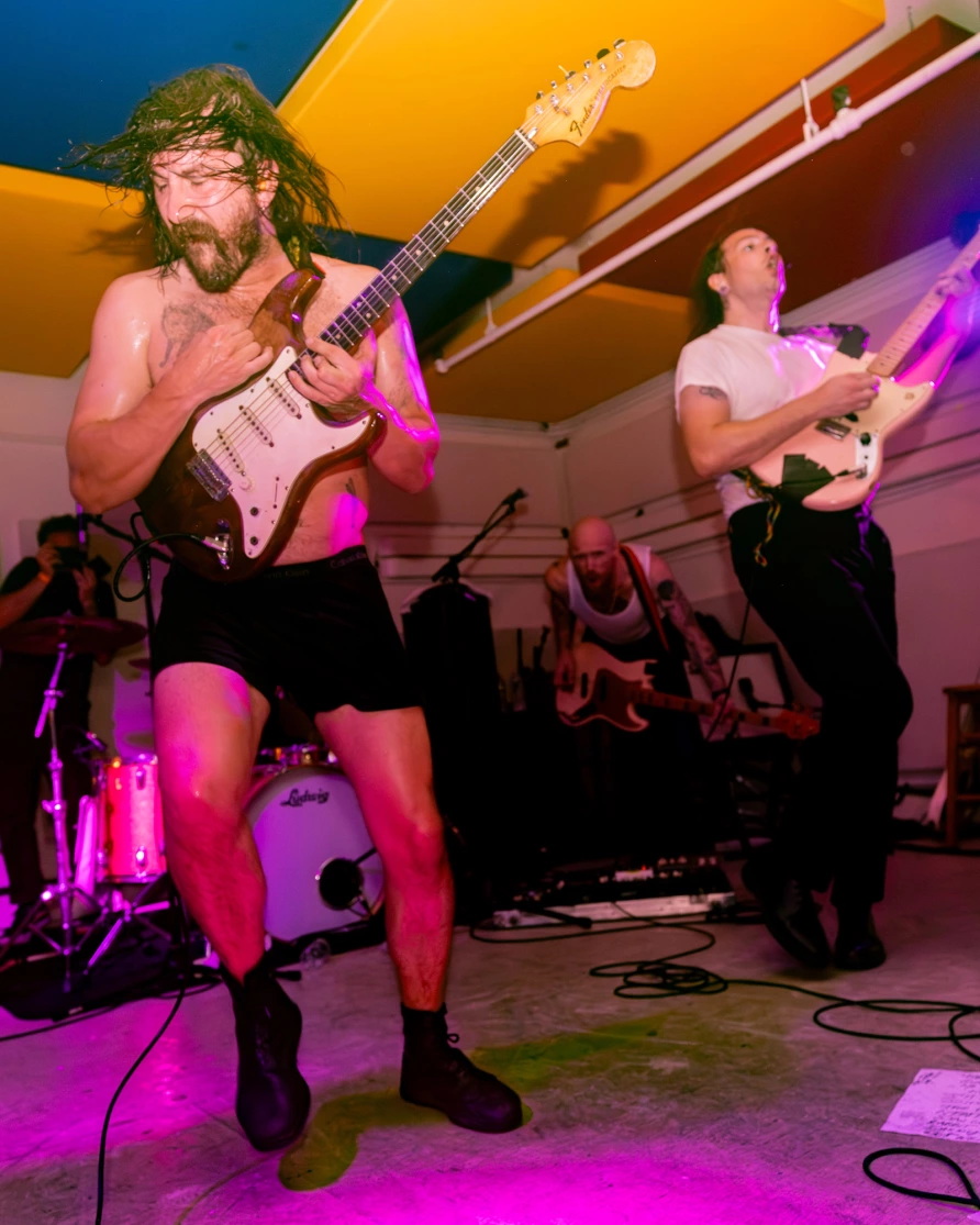 IDLES en el Night Club 101