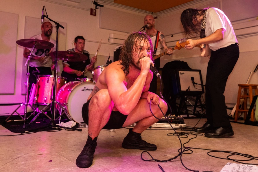 IDLES en el Night Club 101