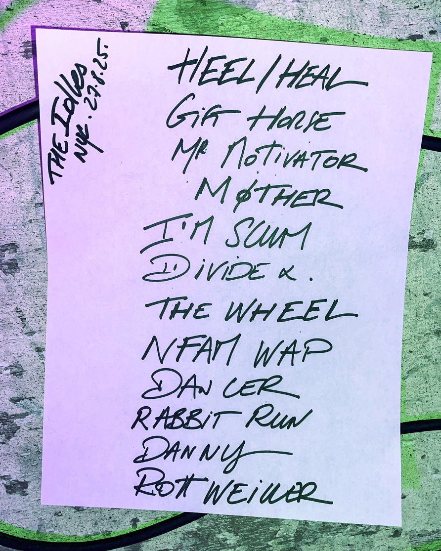 IDLES en el Night Club 101