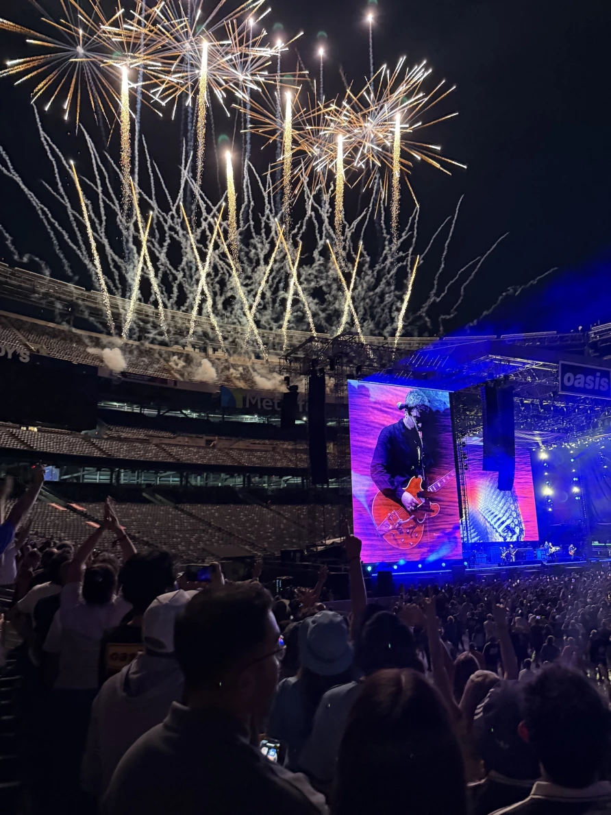 Oasis at Metlife Stadium