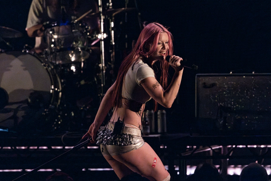 Wet Leg at Brooklyn Paramount