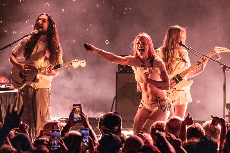 Wet Leg at Brooklyn Paramount