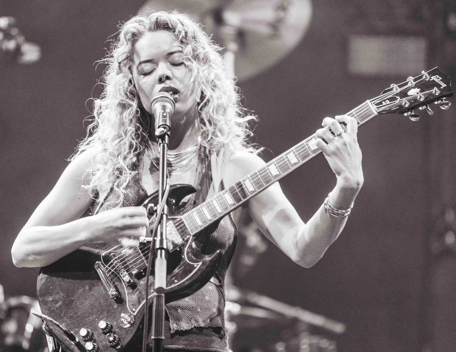 Nilüfer Yanya at Kings Theatre