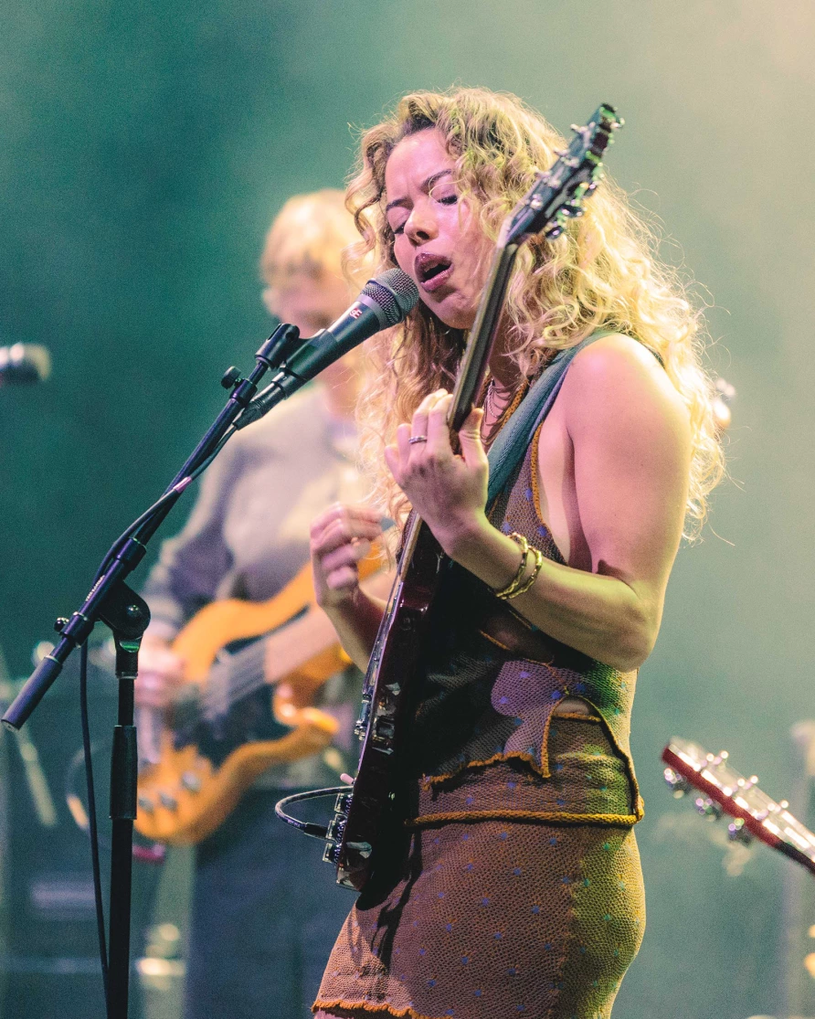 Nilüfer Yanya at Kings Theatre