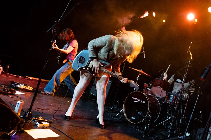 Esposa Trofeo en Le Poisson Rouge