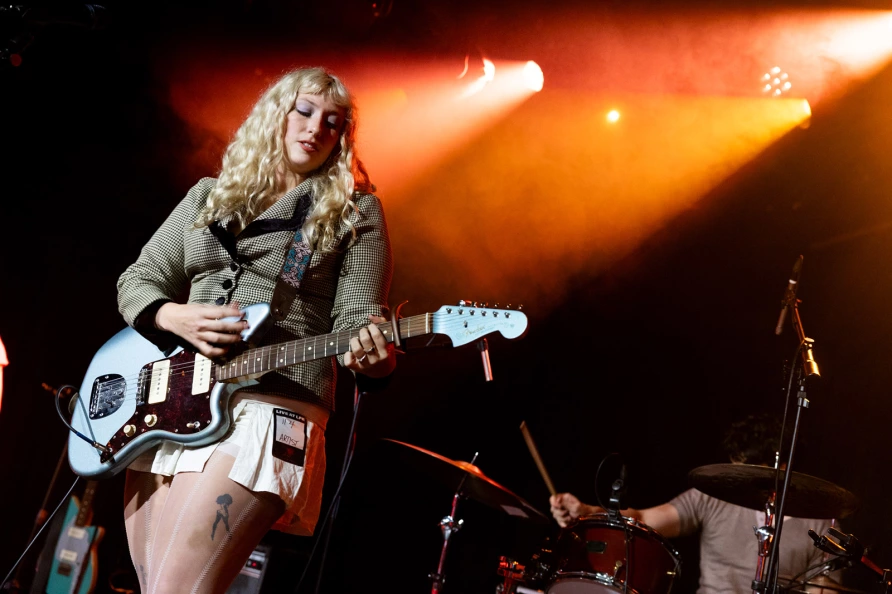 Esposa Trofeo en Le Poisson Rouge