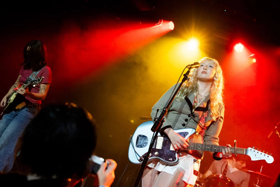 Esposa Trofeo en Le Poisson Rouge