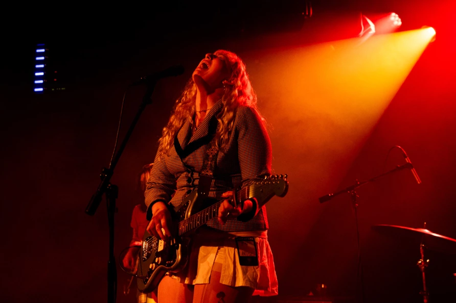 Esposa Trofeo en Le Poisson Rouge