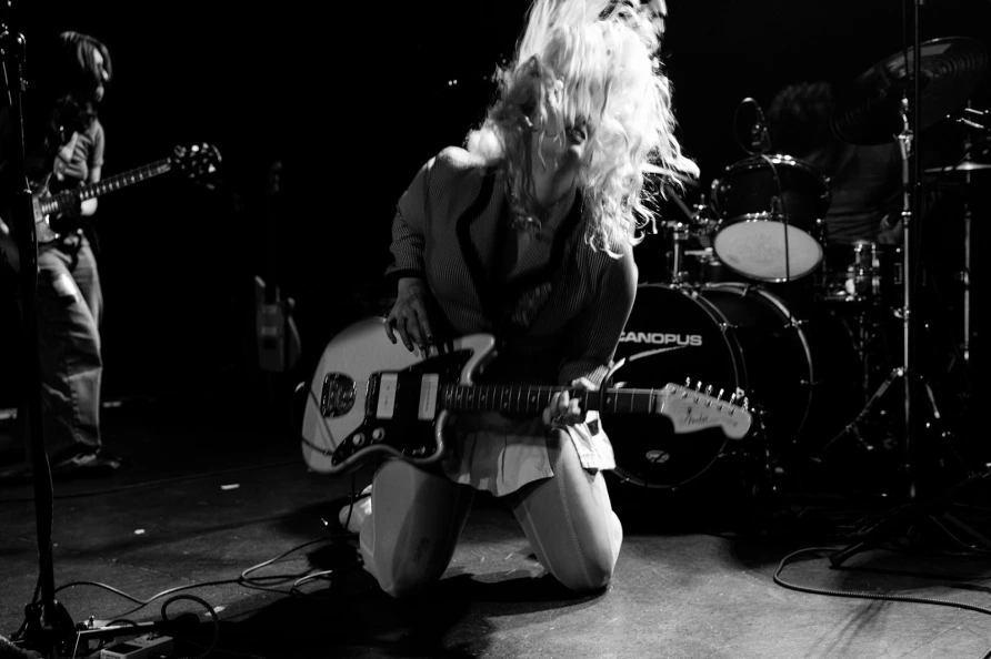 Esposa Trofeo en Le Poisson Rouge