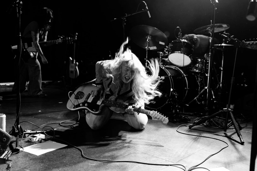 Esposa Trofeo en Le Poisson Rouge