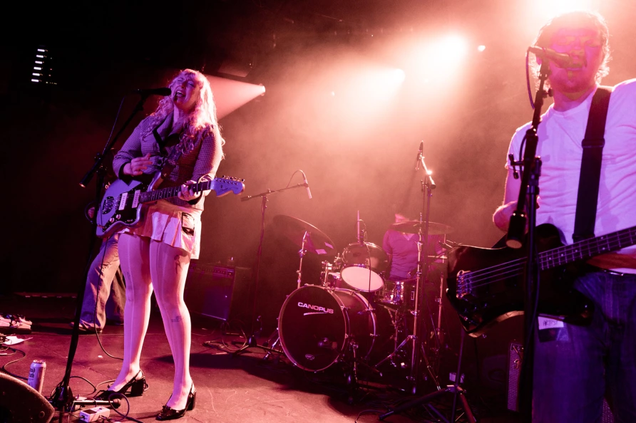 Esposa Trofeo en Le Poisson Rouge