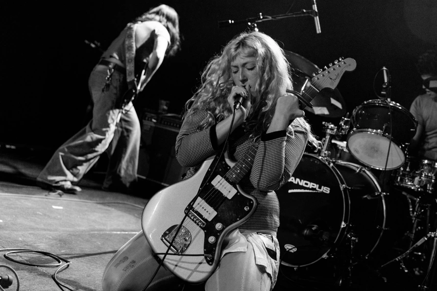 Esposa Trofeo en Le Poisson Rouge