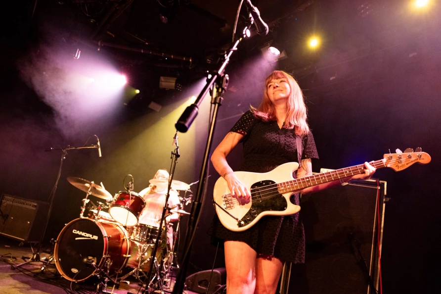 Chicas Vivian en Le Poisson Rouge