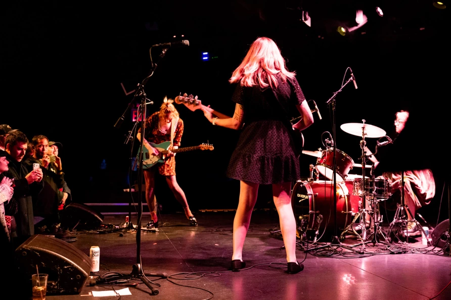 Chicas Vivian en Le Poisson Rouge