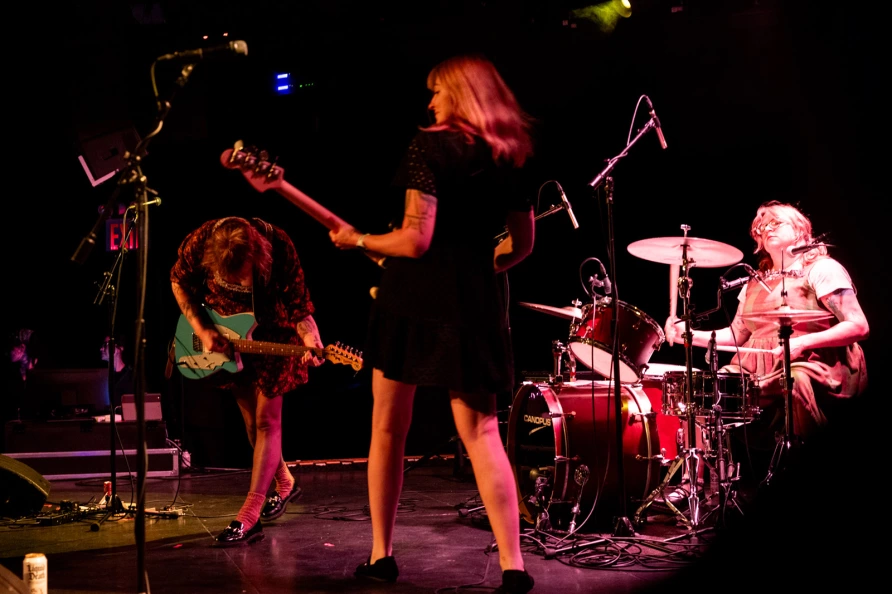 Chicas Vivian en Le Poisson Rouge