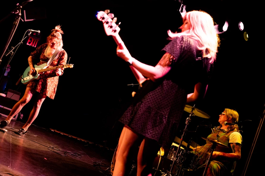 Chicas Vivian en Le Poisson Rouge